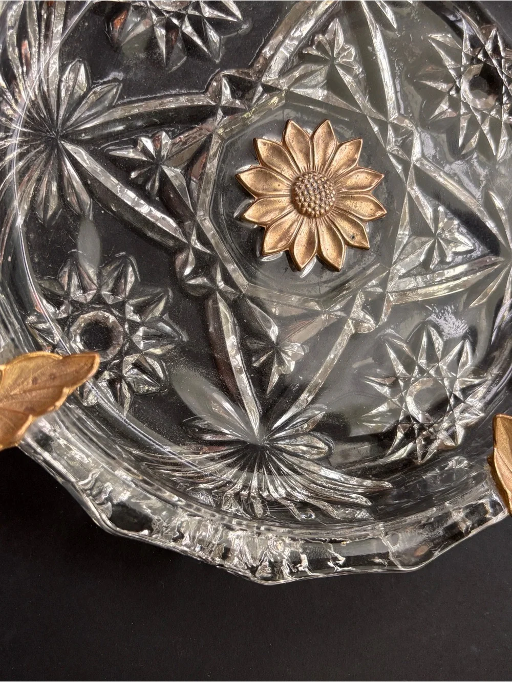 Vintage MCM Anchor Hocking Clear Glass Sunburst Pattern Ash with Gold Leaf acce